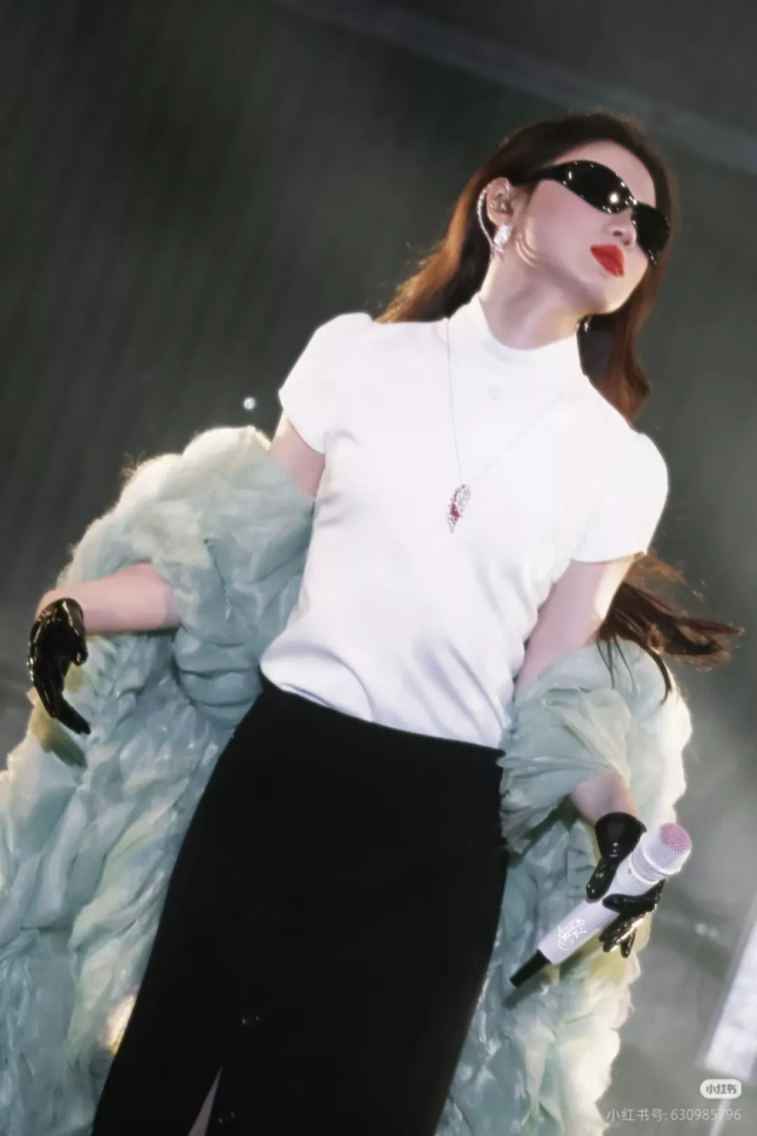 샤넬 미래적인 실루엣의 와이드 선글라스 상세 이미지 78