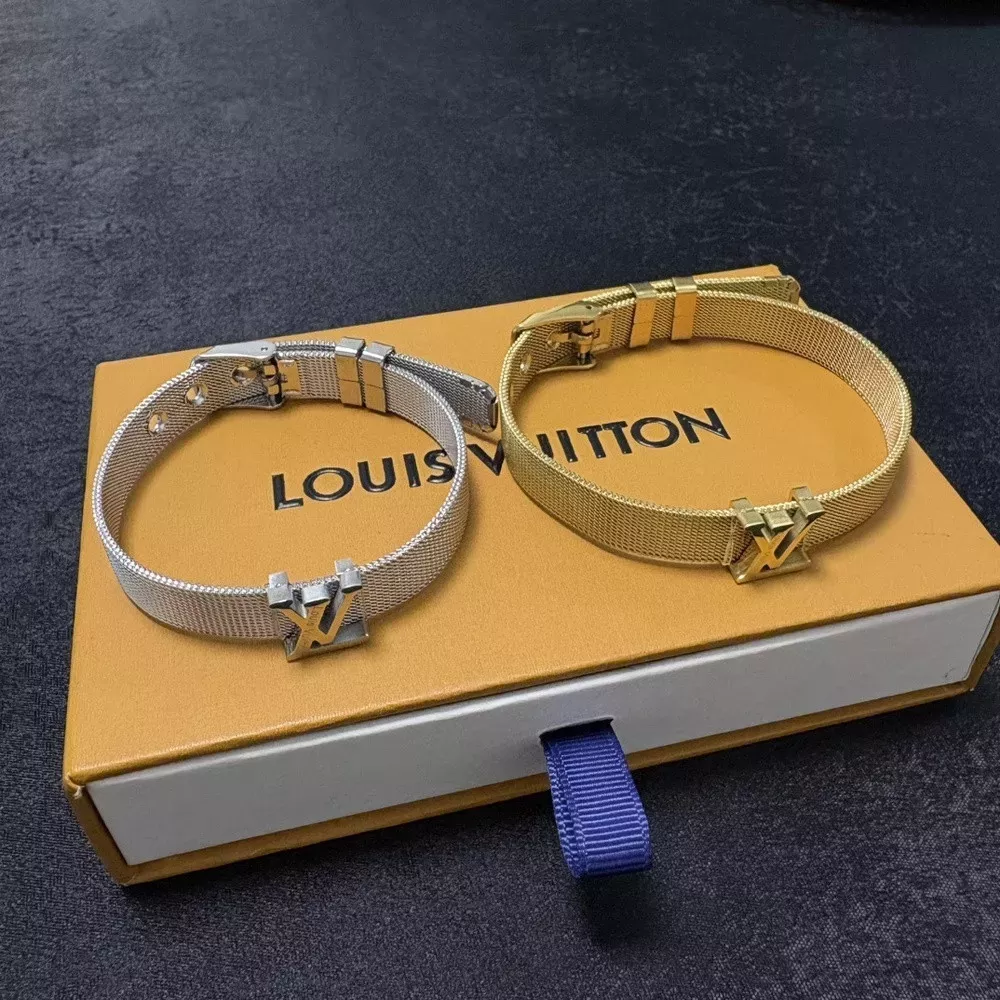 루이비통 LV 레터링 버클 브레이슬릿