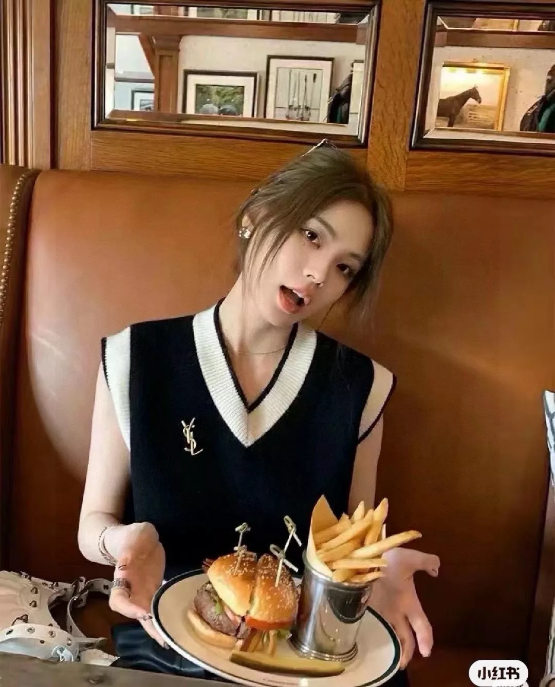 입생로랑 로고 포인트 장식 핀 상세 이미지 9