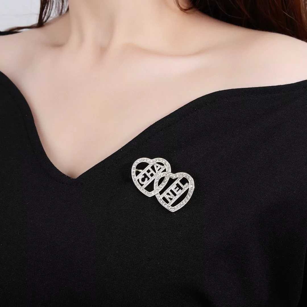 샤넬 하트 모티브 더블씨 포인트 장식 상세 이미지 2
