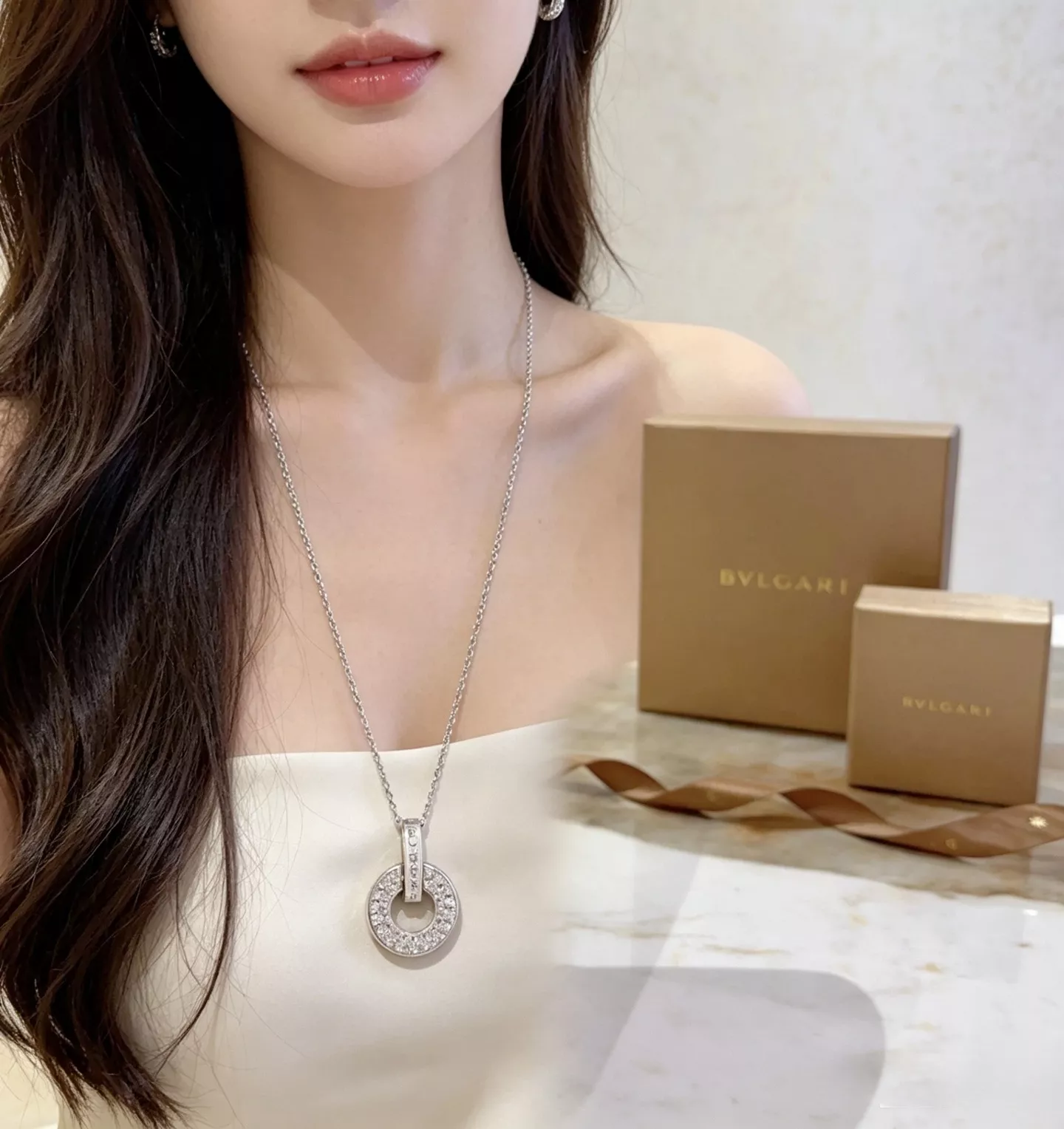 불가리 디바스 드림 원형 장식 목걸이 상세 이미지 9
