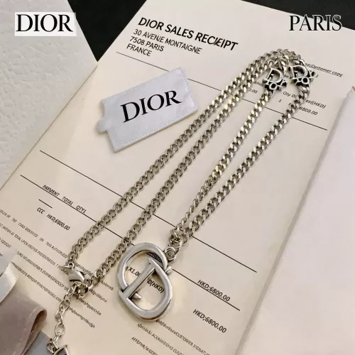디올 빈티지 무드 체인 장신구