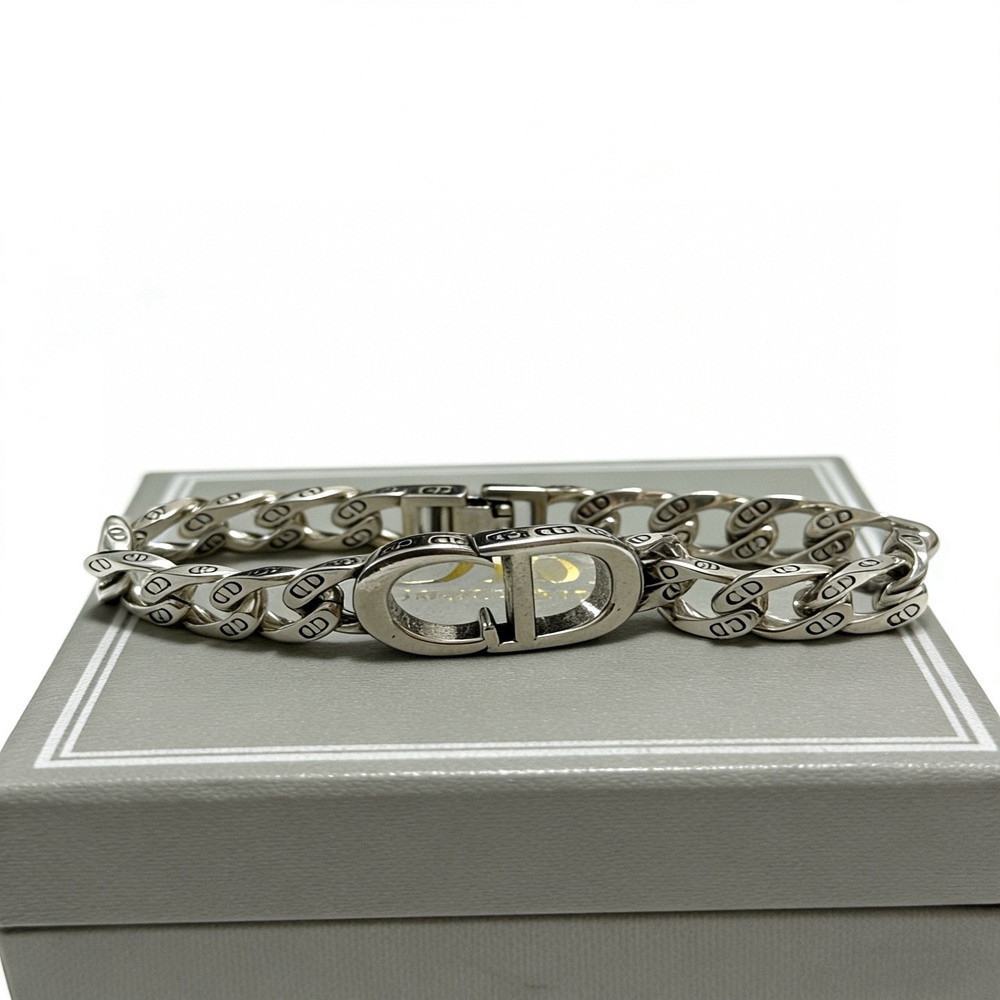 디올 빈티지 무드 체인 브레이슬릿