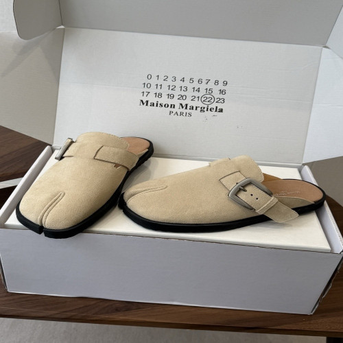 메종마르지엘라 타비 버클 포인트 스웨이드 뮬