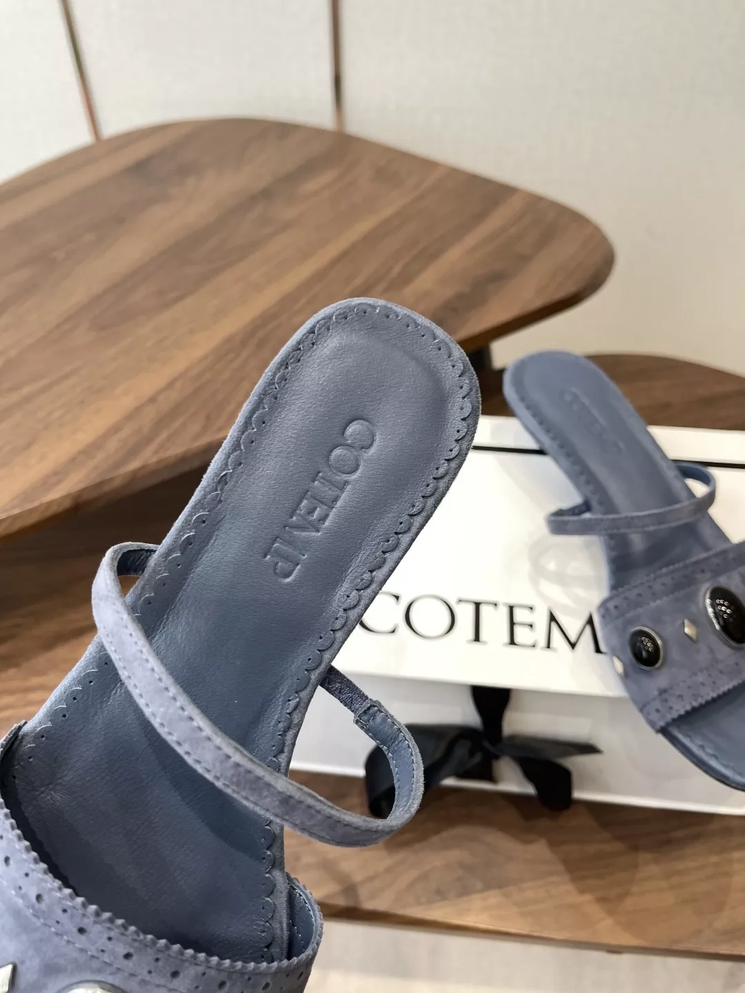 코템프 보석 장식 스트랩 샌들 상세 이미지 8