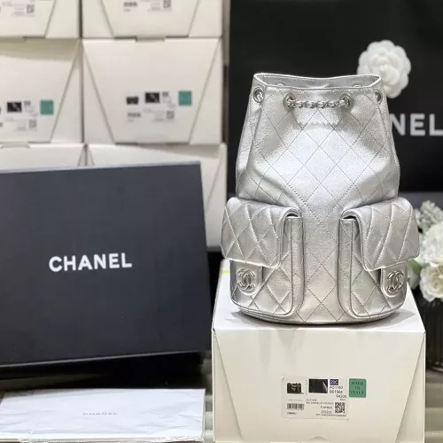 샤넬 더블 포켓 체인 백팩