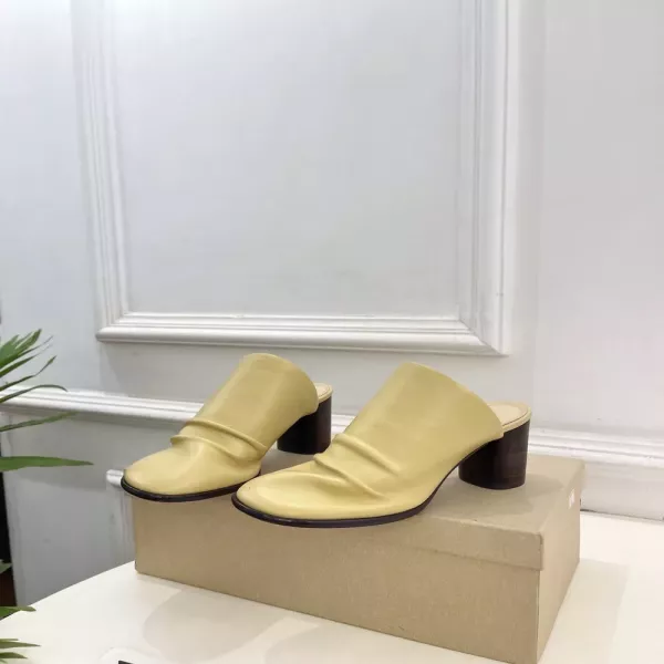 르메르 플리츠 디테일 미니멀 힐 뮬