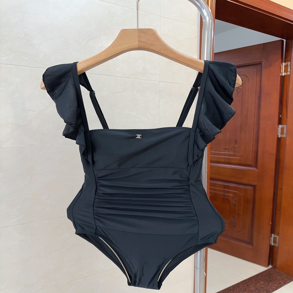 샤넬 프릴 숄더 스윔웨어