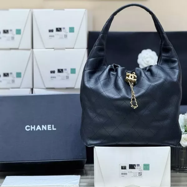 샤넬 부드러운 가죽 질감의 데일리 백