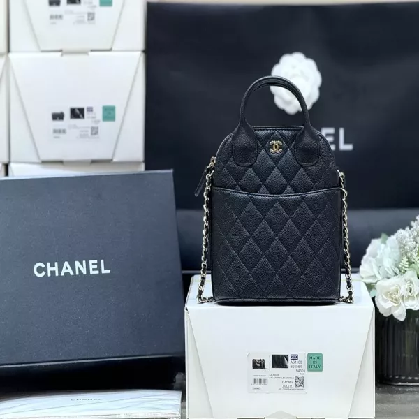 샤넬 캐비어 텍스처 쉘 체인 백