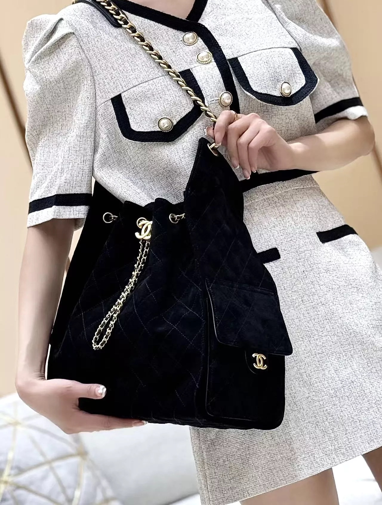 샤넬 스웨이드 카프스킨 체인 숄더 백 상세 이미지 29