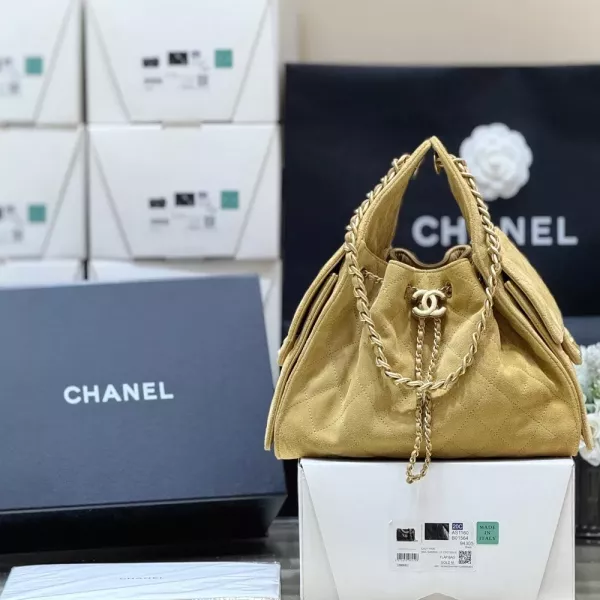 샤넬 스웨이드 질감의 드로우스트링 백