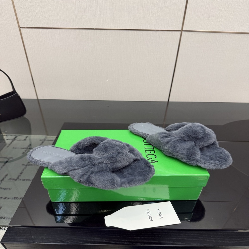 보테가베네타 인트레치아토 포인트 퍼 슬라이드