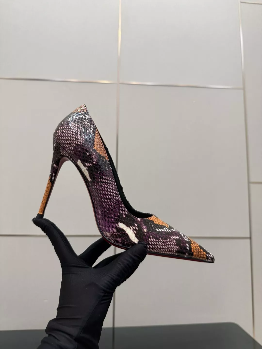 크리스찬루부탱 레드 솔 포인트 하이힐 상세 이미지 8