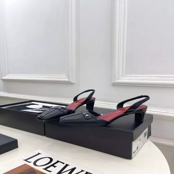 샤넬 투톤 더블씨 버튼 슬링 샌들