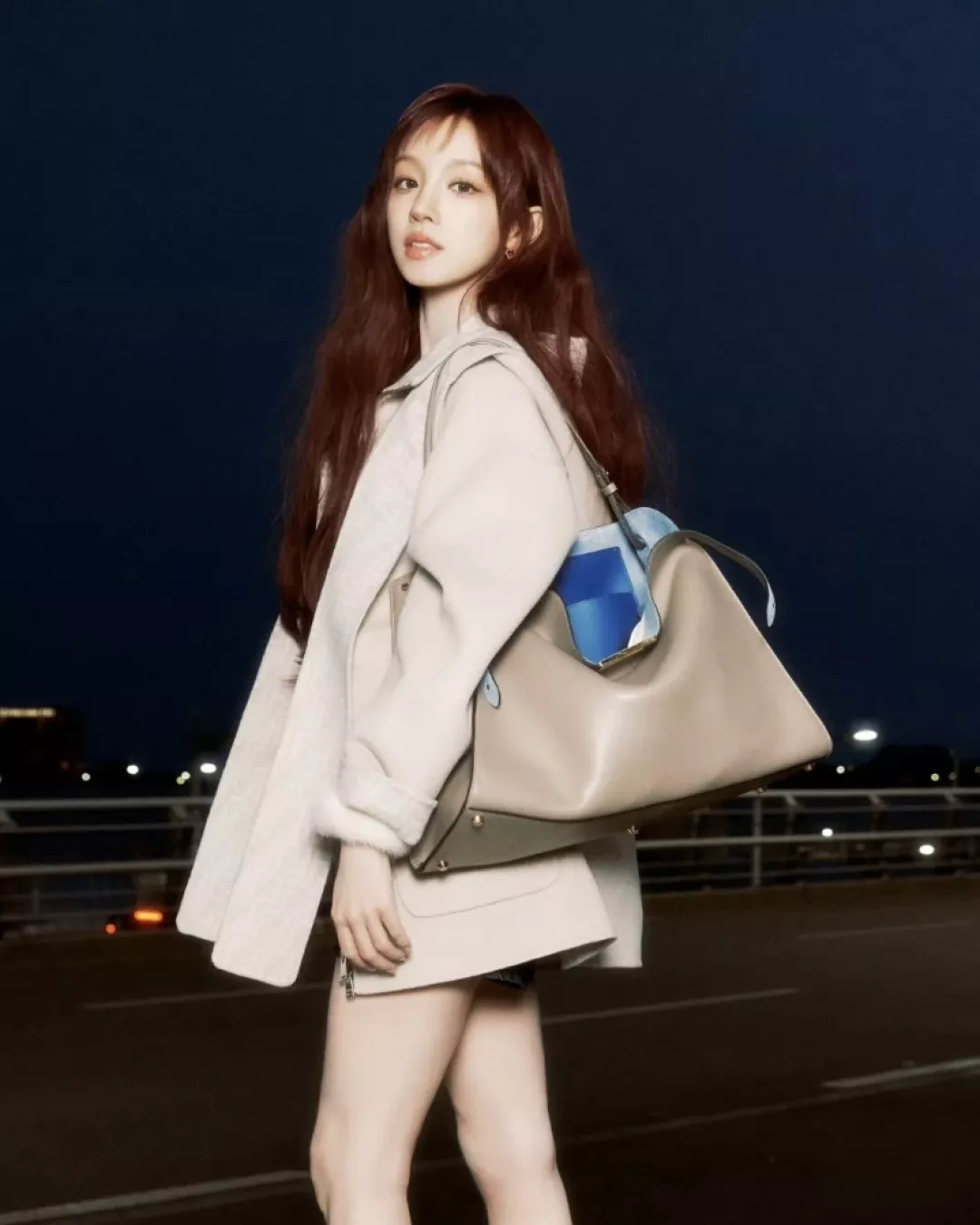 펜디 소프트 트라페즈 실루엣 백 상세 이미지 21