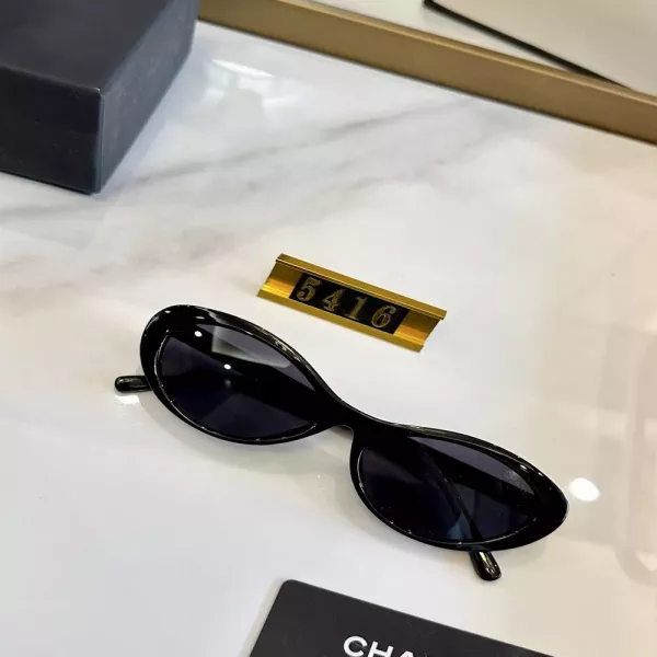 샤넬 트렌디한 슬림 실루엣 안경
