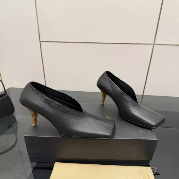 알라이아 스퀘어토 블랙 하이힐 숏부츠