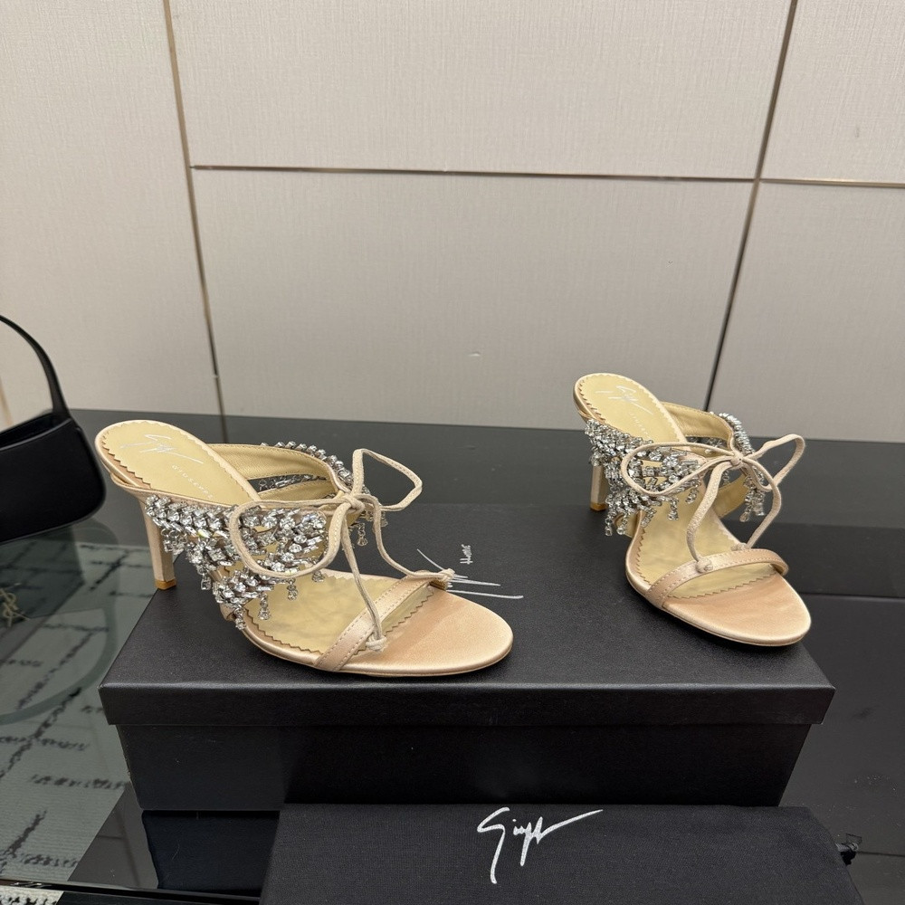 주세페자노티 미스티코 장식 오픈토 샌들