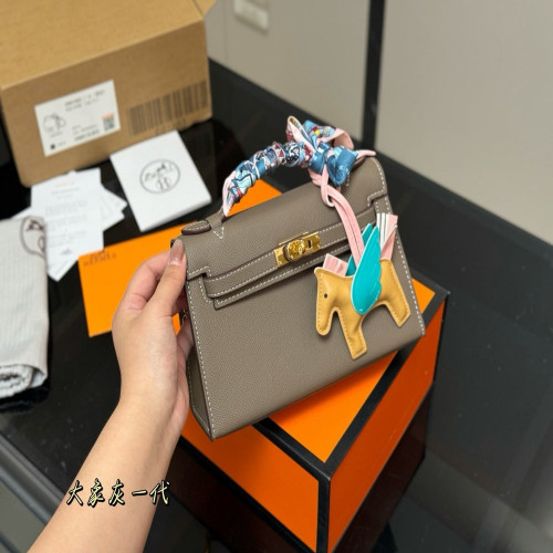 에르메스 클래식 플랩 포인트 체인 백