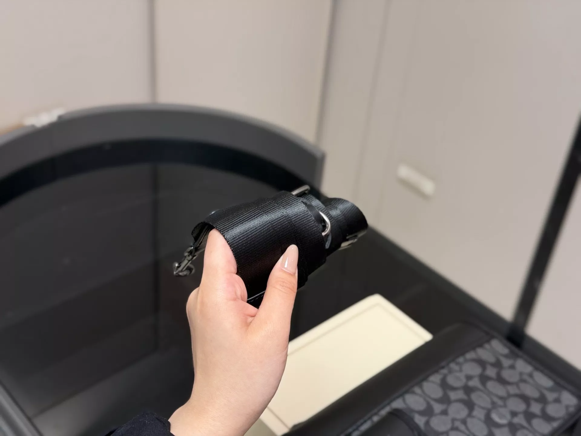코치 투포켓 캐주얼 남성백 상세 이미지 3