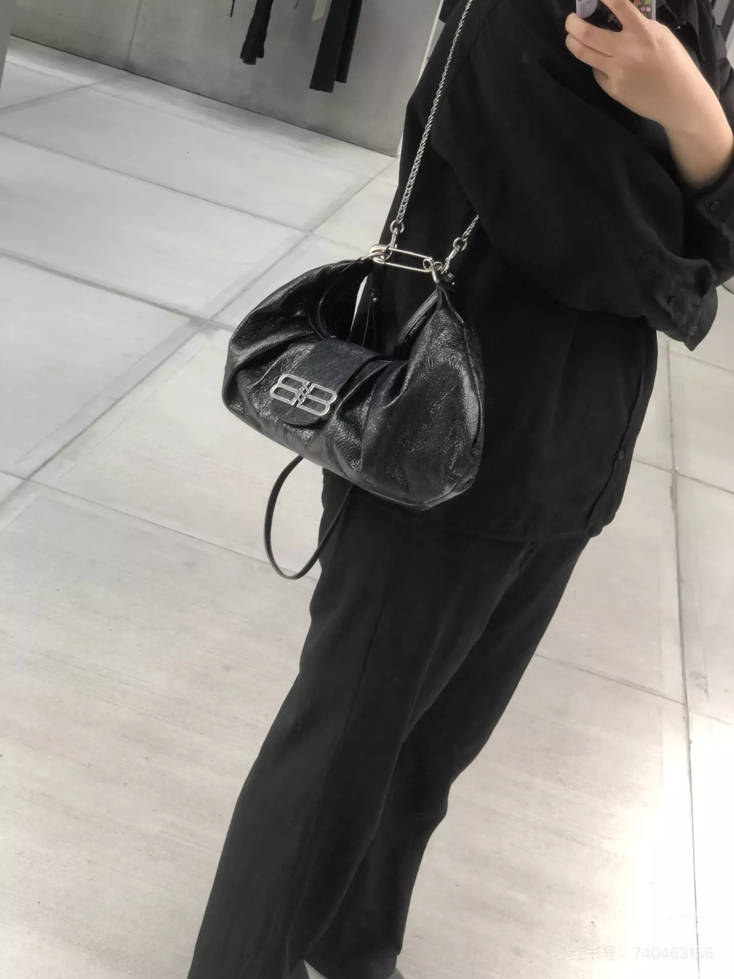 발렌시아가 핀 디테일 핸들백 상세 이미지 13
