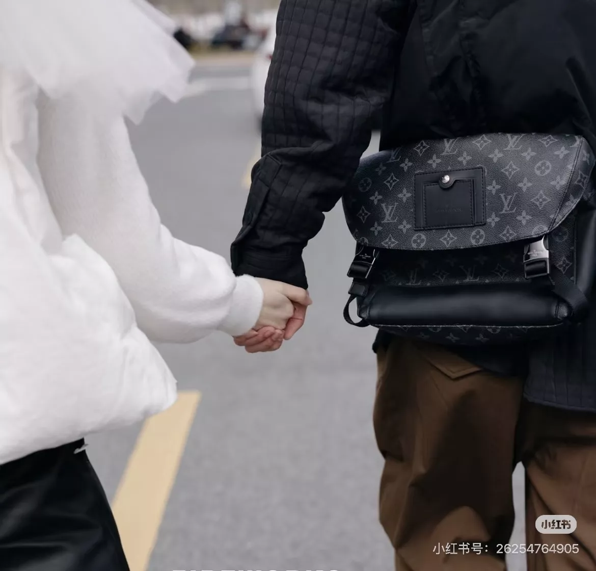 루이비통 보이저 남성 우편가방 상세 이미지 14