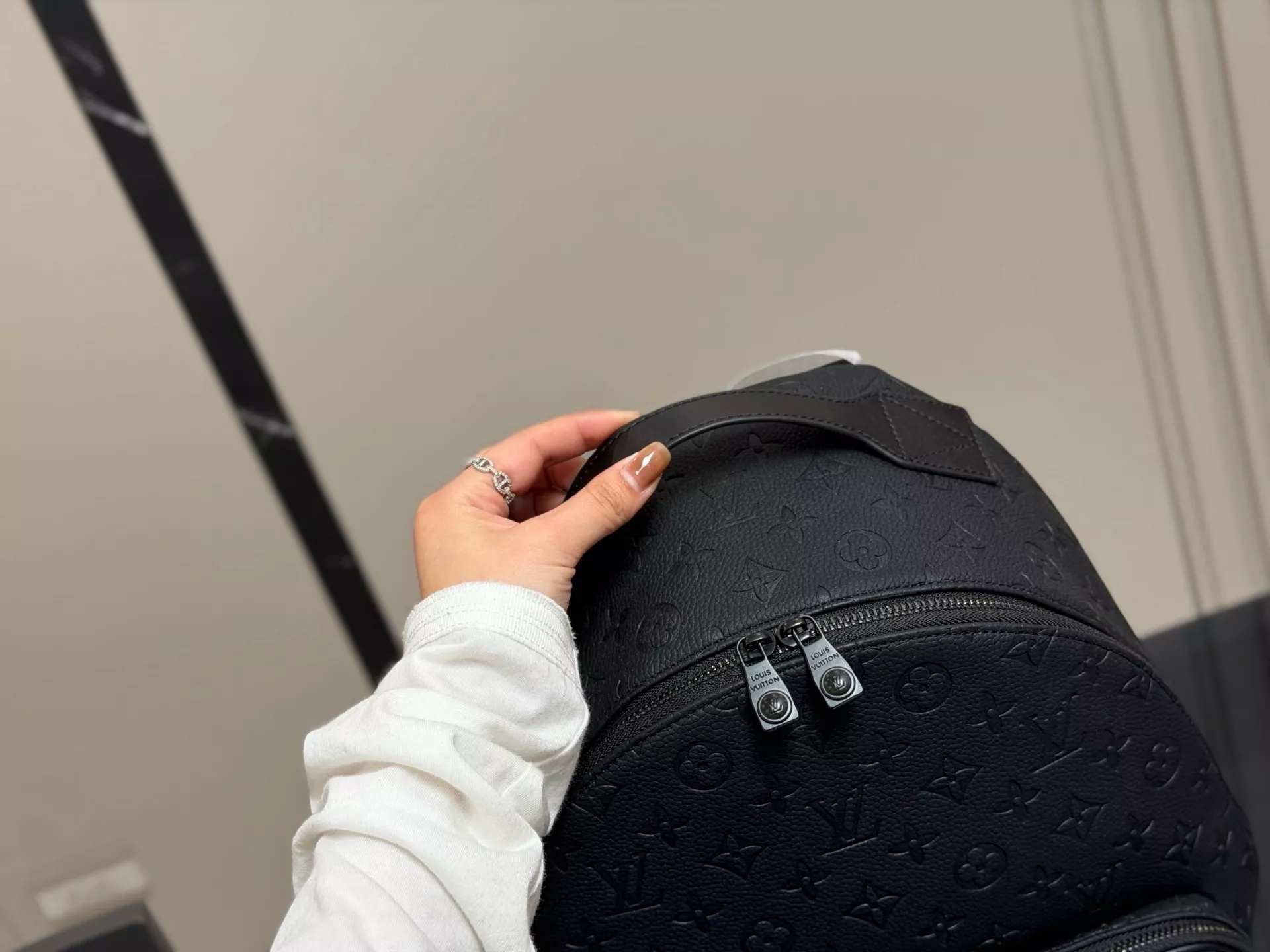 루이비통 디스커버리 더블 포켓 백팩 상세 이미지 12