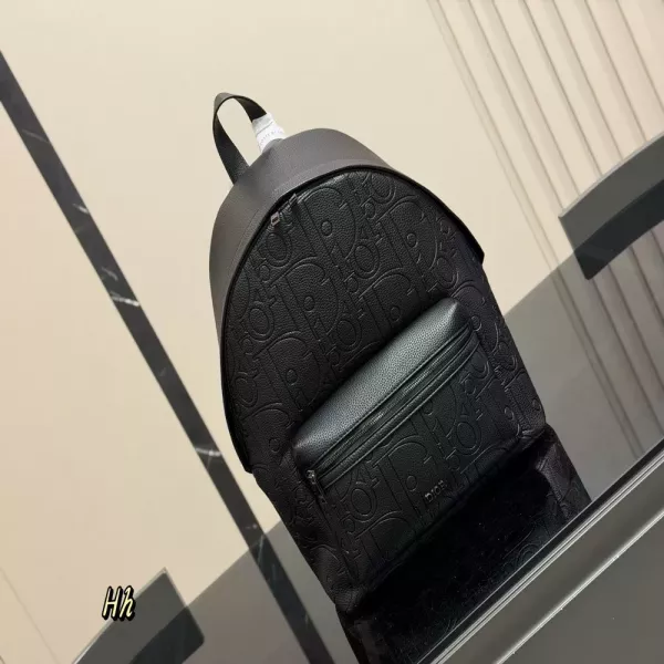 디올 오블리크 엠보 백팩