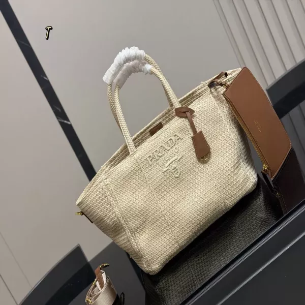 프라다 우븐 질감 데일리 캐리 백