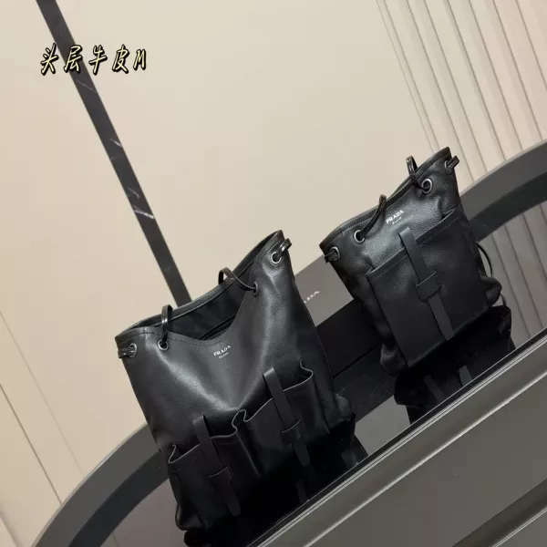 프라다 드로스트링 포인트 쇼퍼 스타일 백