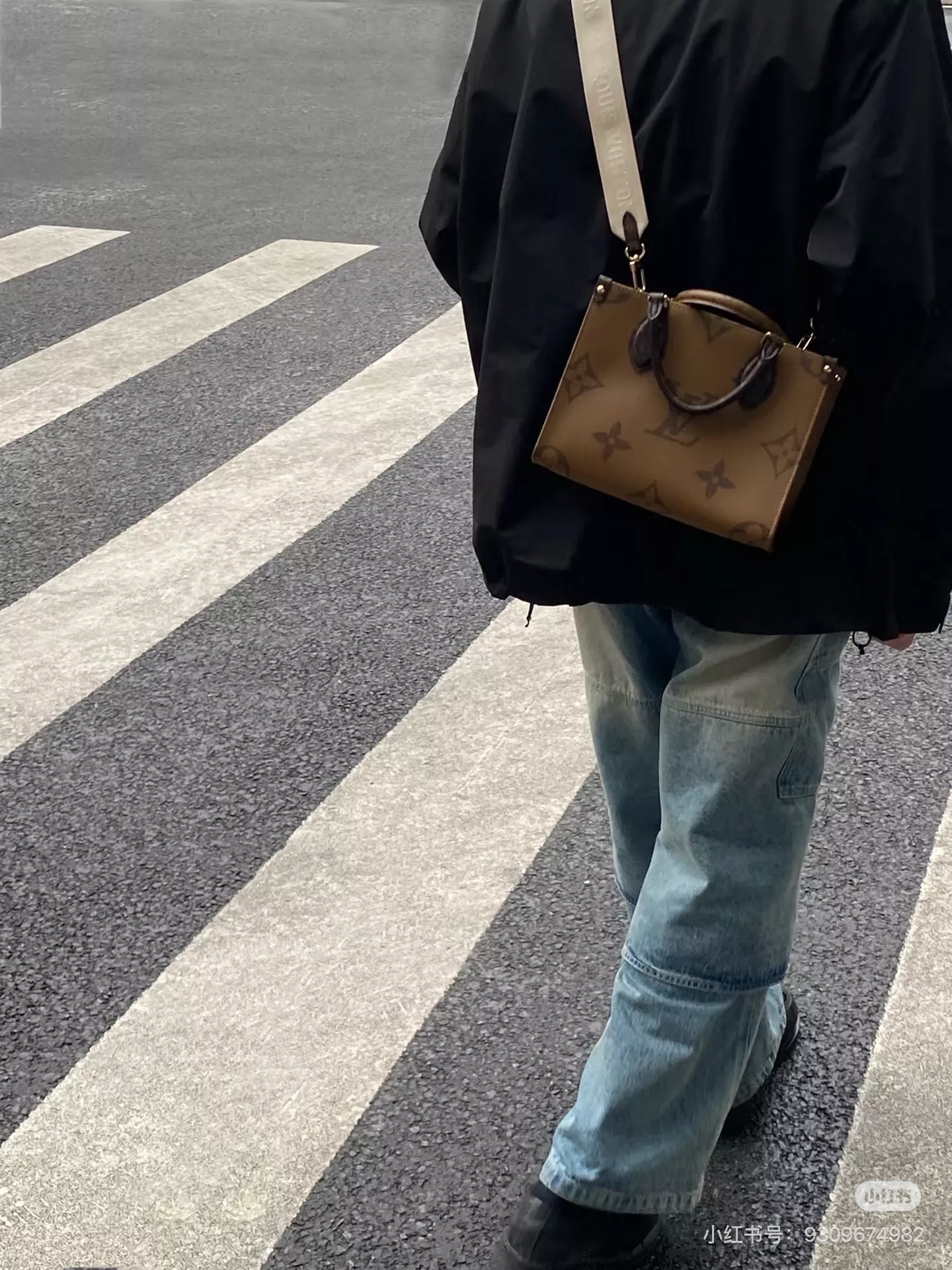 루이비통 온더고 정글 쇼핑 스타일 백 상세 이미지 15