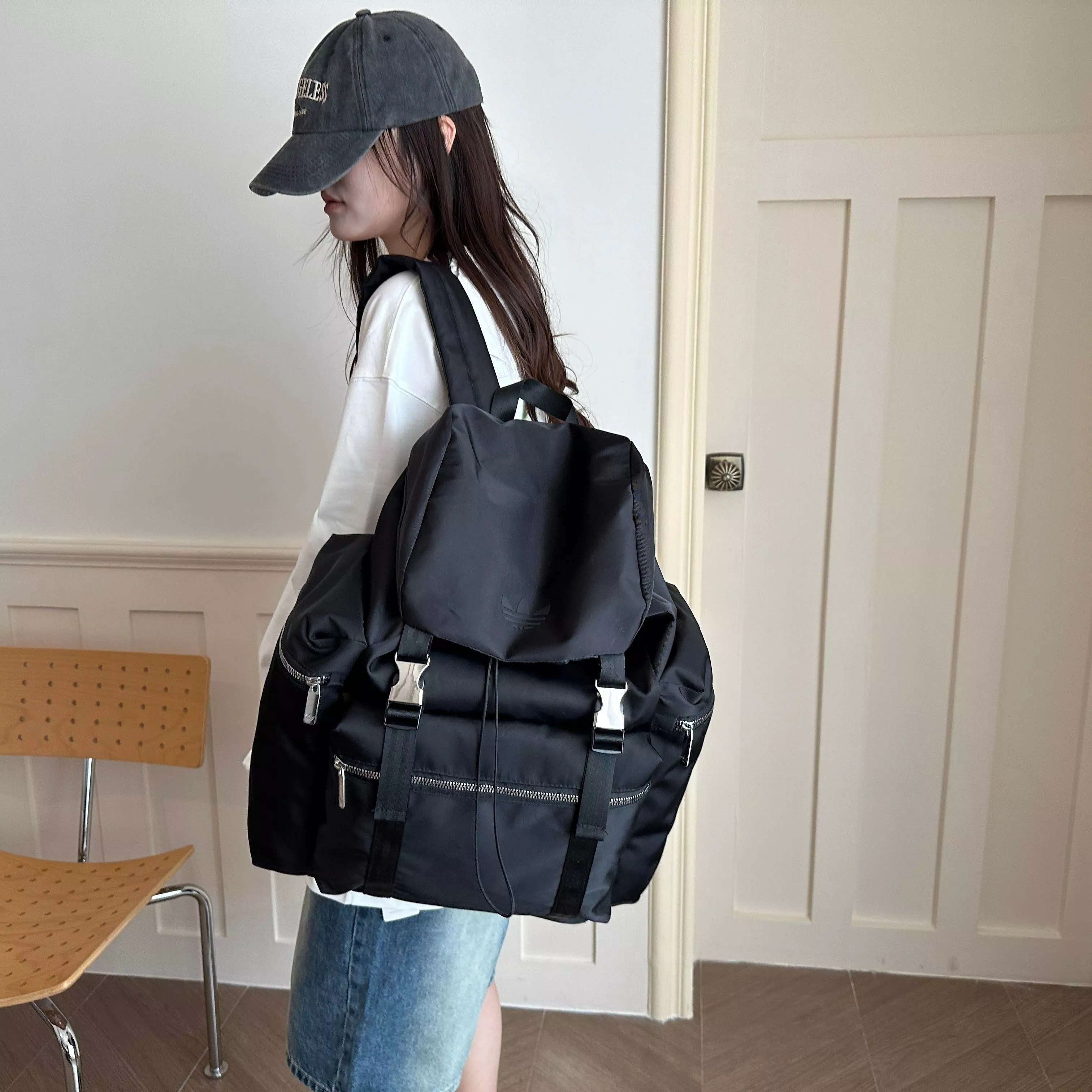 아디다스 오리지널 로고 포인트 데일리 백 상세 이미지 4
