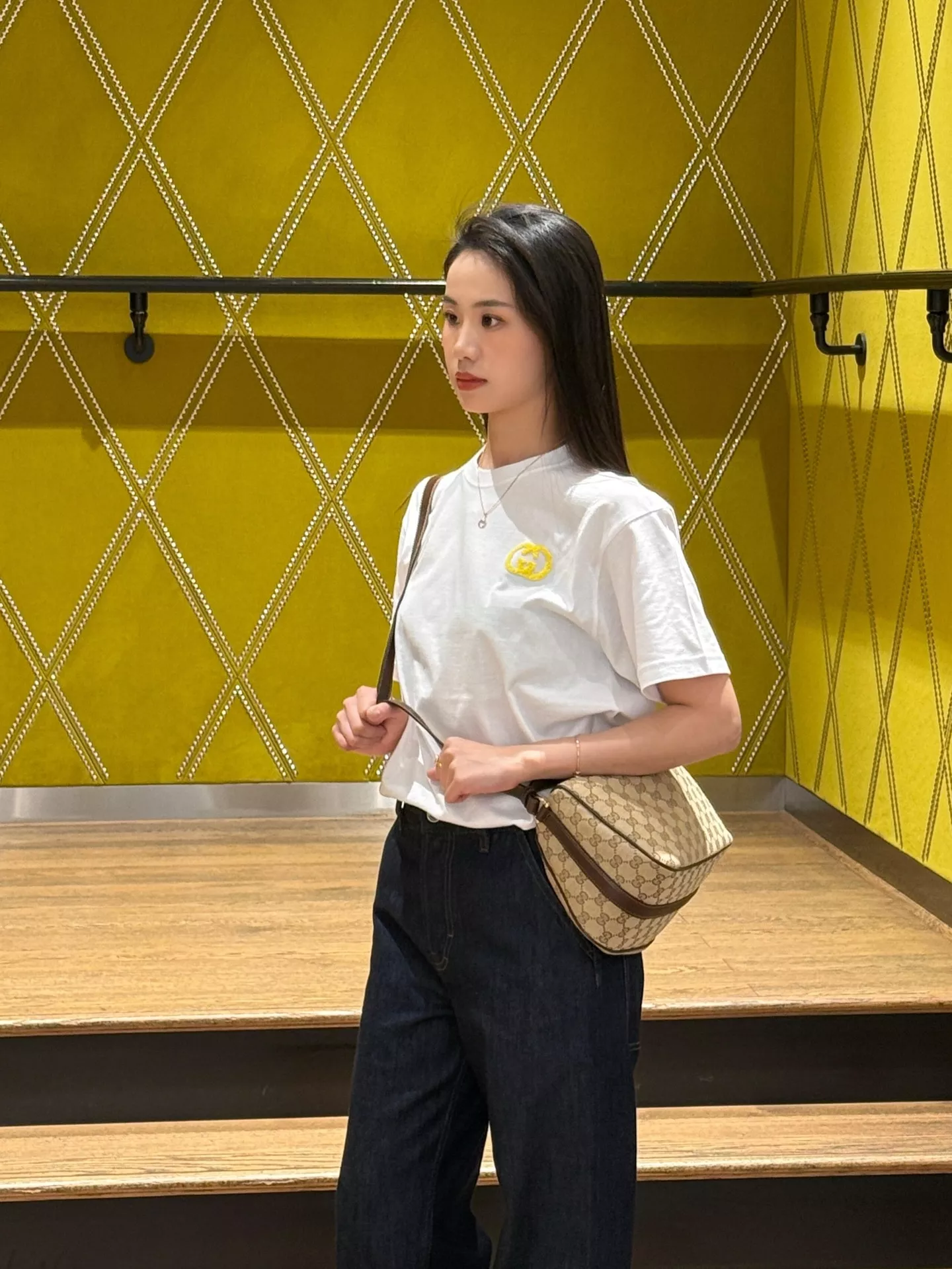 구찌 더블 G 자수 포인트 라운드 티 상세 이미지 16