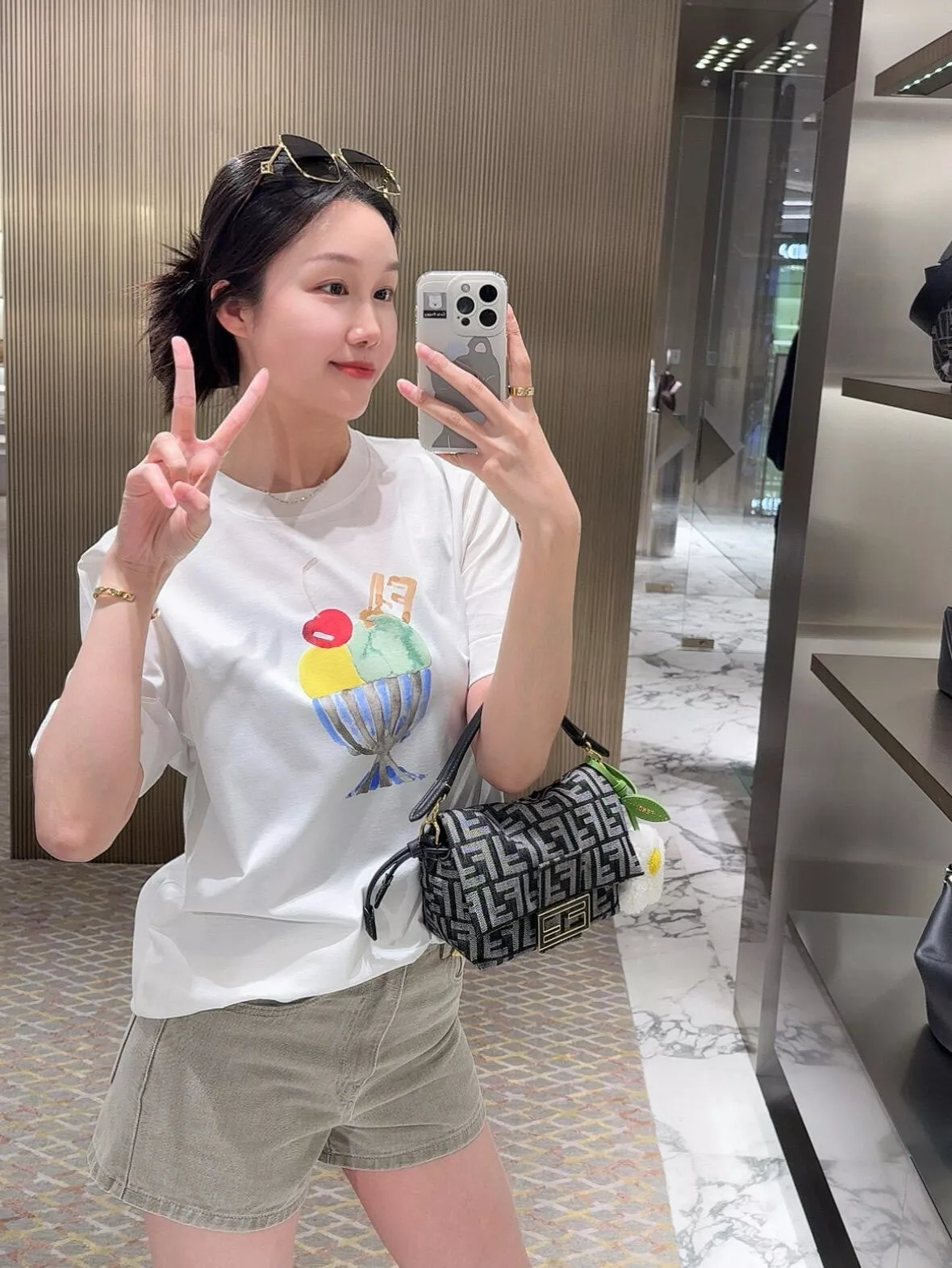 펜디 아이스크림 발포 프린트 라운드 반팔 상세 이미지 18