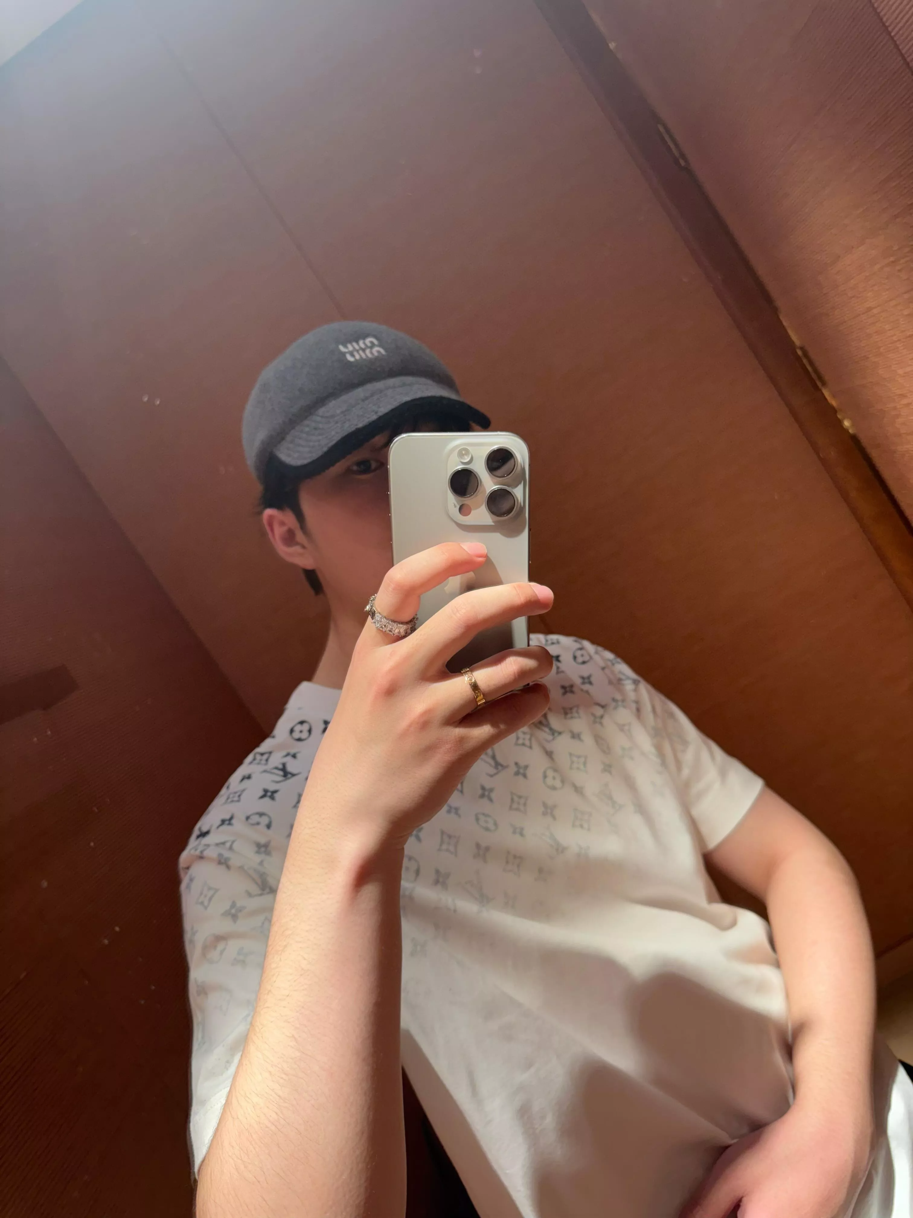 루이비통 그라데이션 모노그램 프린트 코튼 티 상세 이미지 13