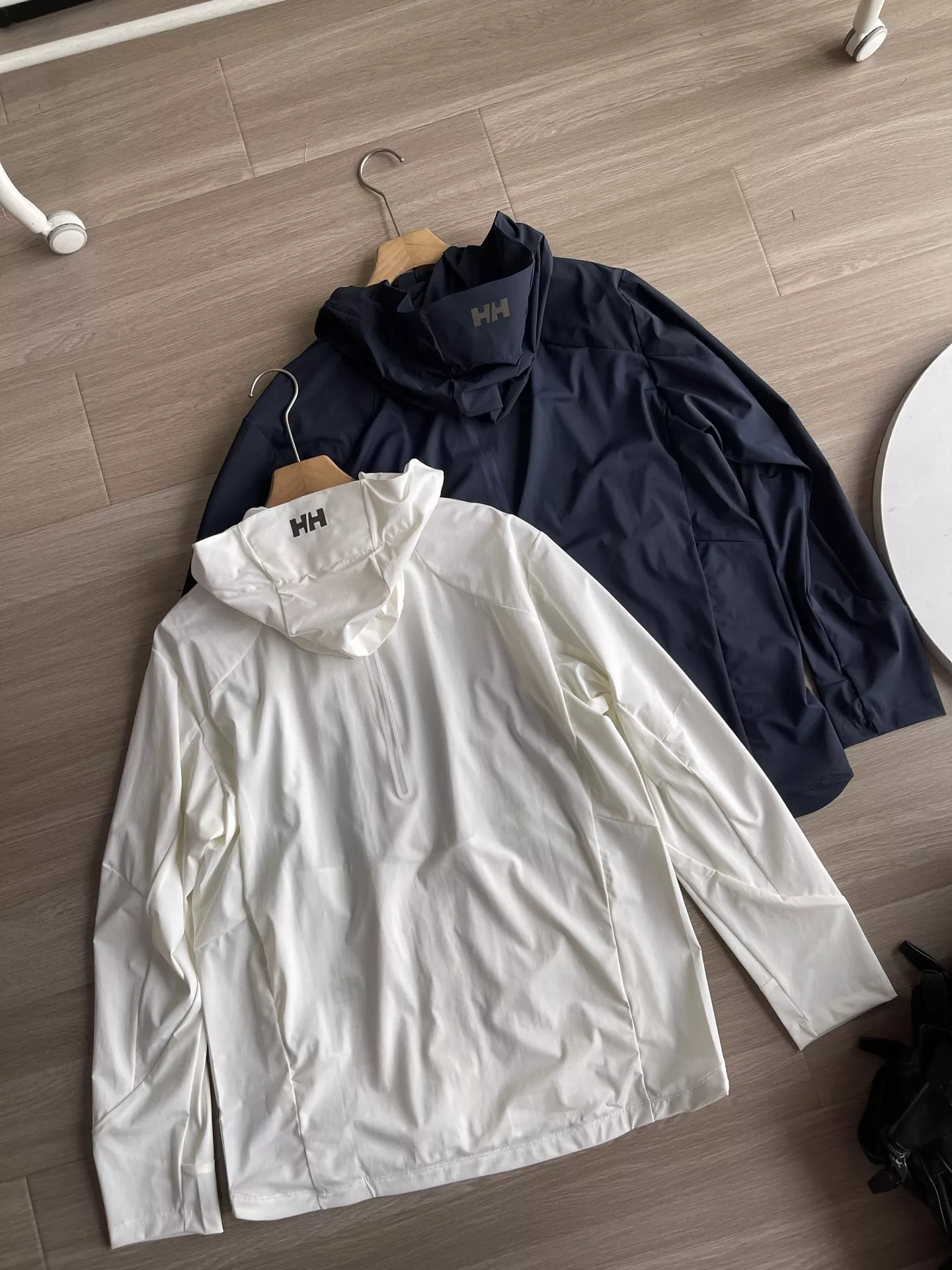 헬리한센 남성 후드 자외선 차단 아우터 상세 이미지 4