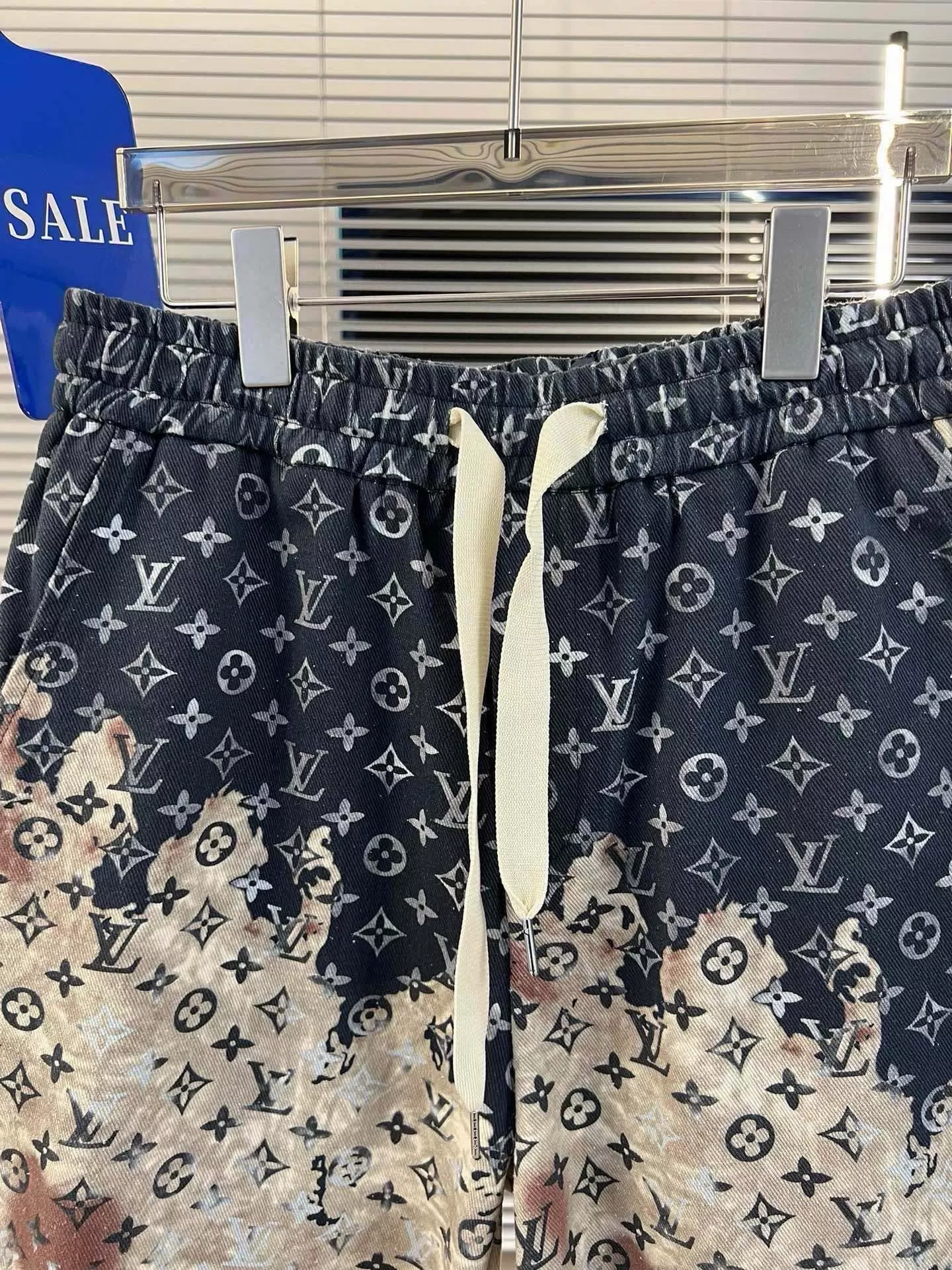 루이비통 화염 구름 프린트 밴딩 스트링 반바지 상세 이미지 3