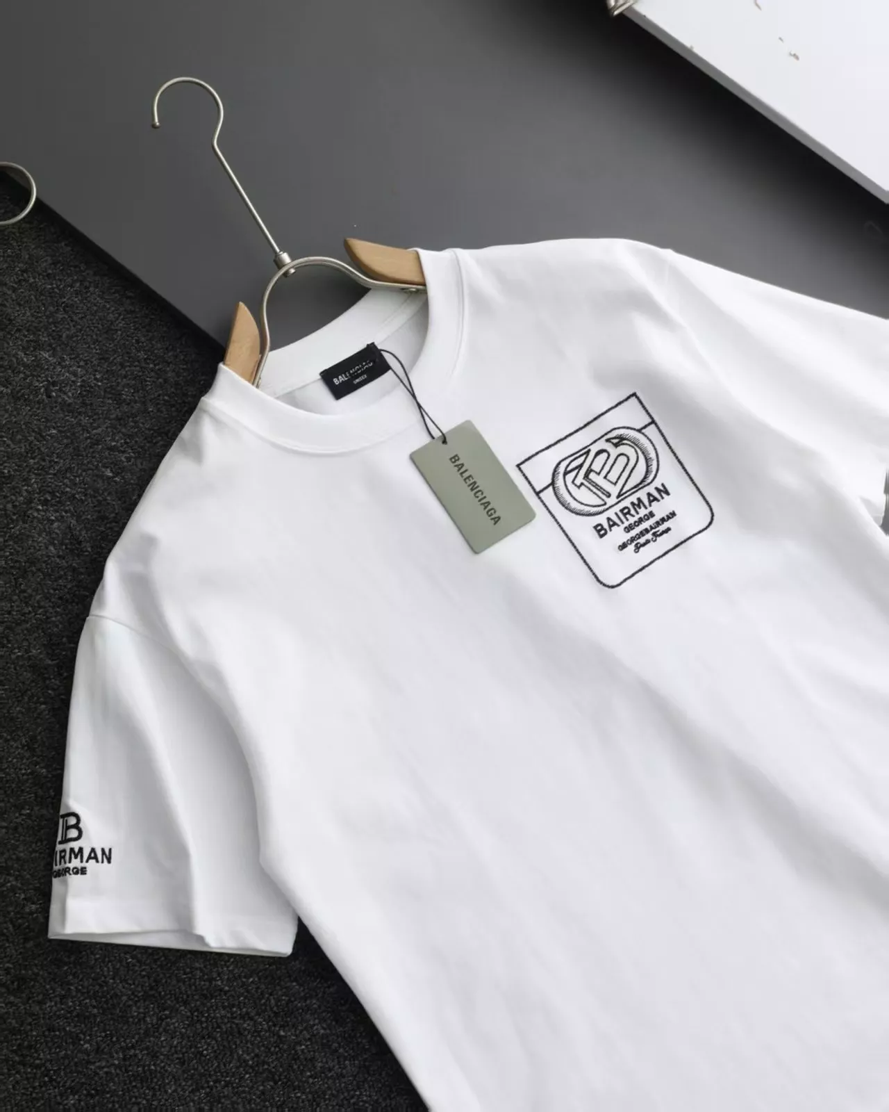 발렌시아가 자수 로고 포인트 라운드넥 반팔 상의 상세 이미지 10