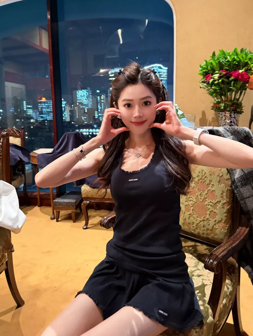 미우미우 로고 레이스 배색 슬리브리스와 미니스커트 구성 세트 상세 이미지 20
