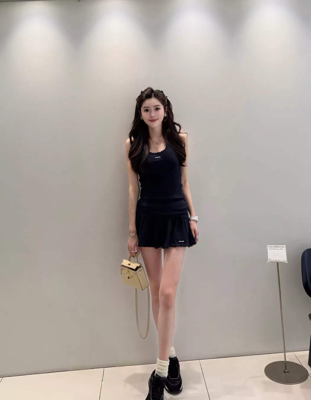 미우미우 로고 레이스 배색 슬리브리스와 미니스커트 구성 세트 상세 이미지 19