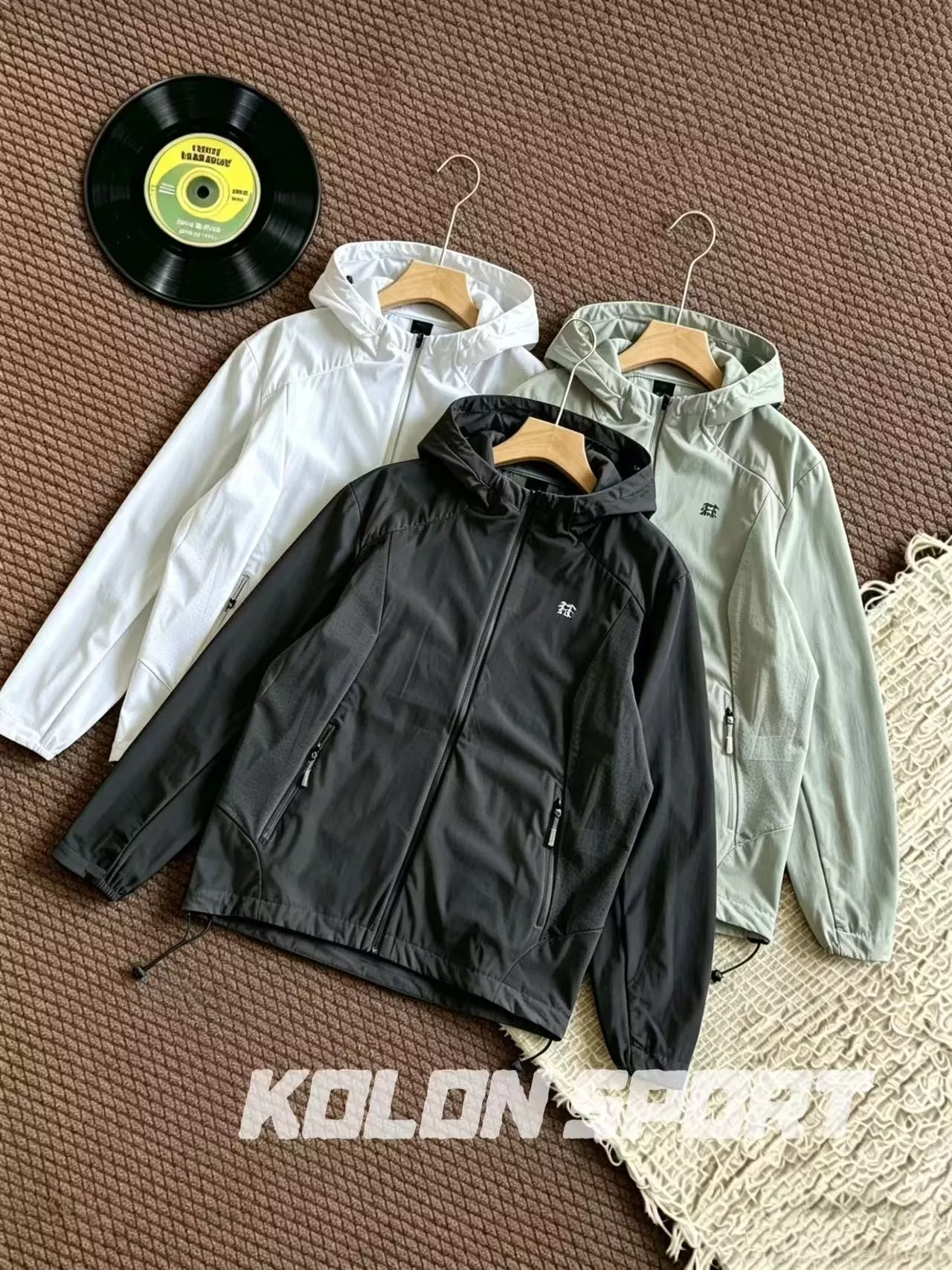 코오롱스포츠 경량 후드 바람막이 아우터 상세 이미지 1