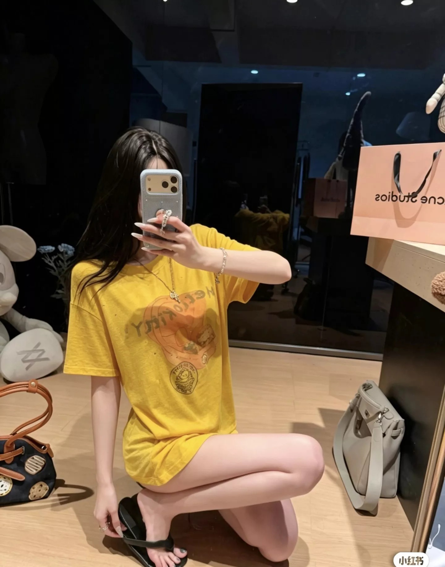 노브랜드 빈티지 키티 프린팅 반팔 탑 상세 이미지 13