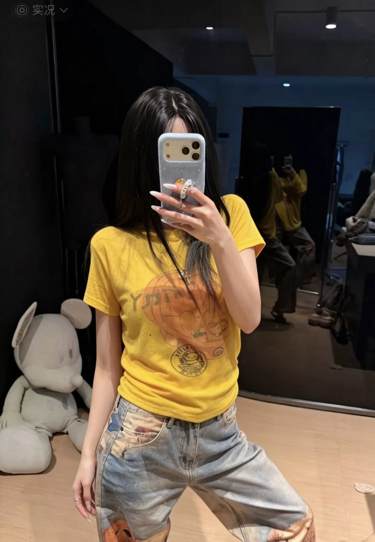노브랜드 빈티지 키티 프린팅 반팔 탑 상세 이미지 11