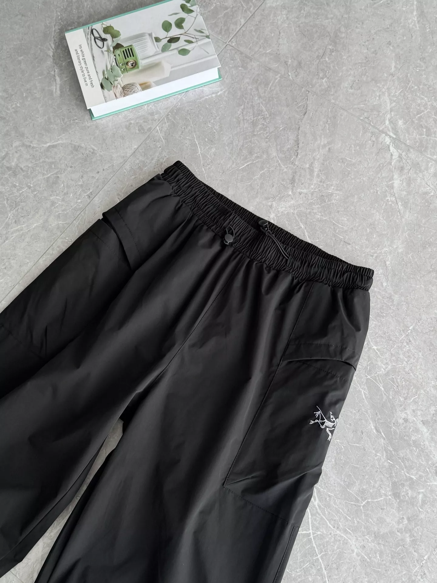 아크테릭스 도파민 컬러 아웃도어 밴딩 팬츠 상세 이미지 3