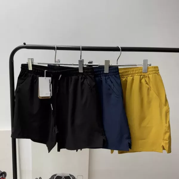 살로몬 아웃도어 무드의 속건 반바지