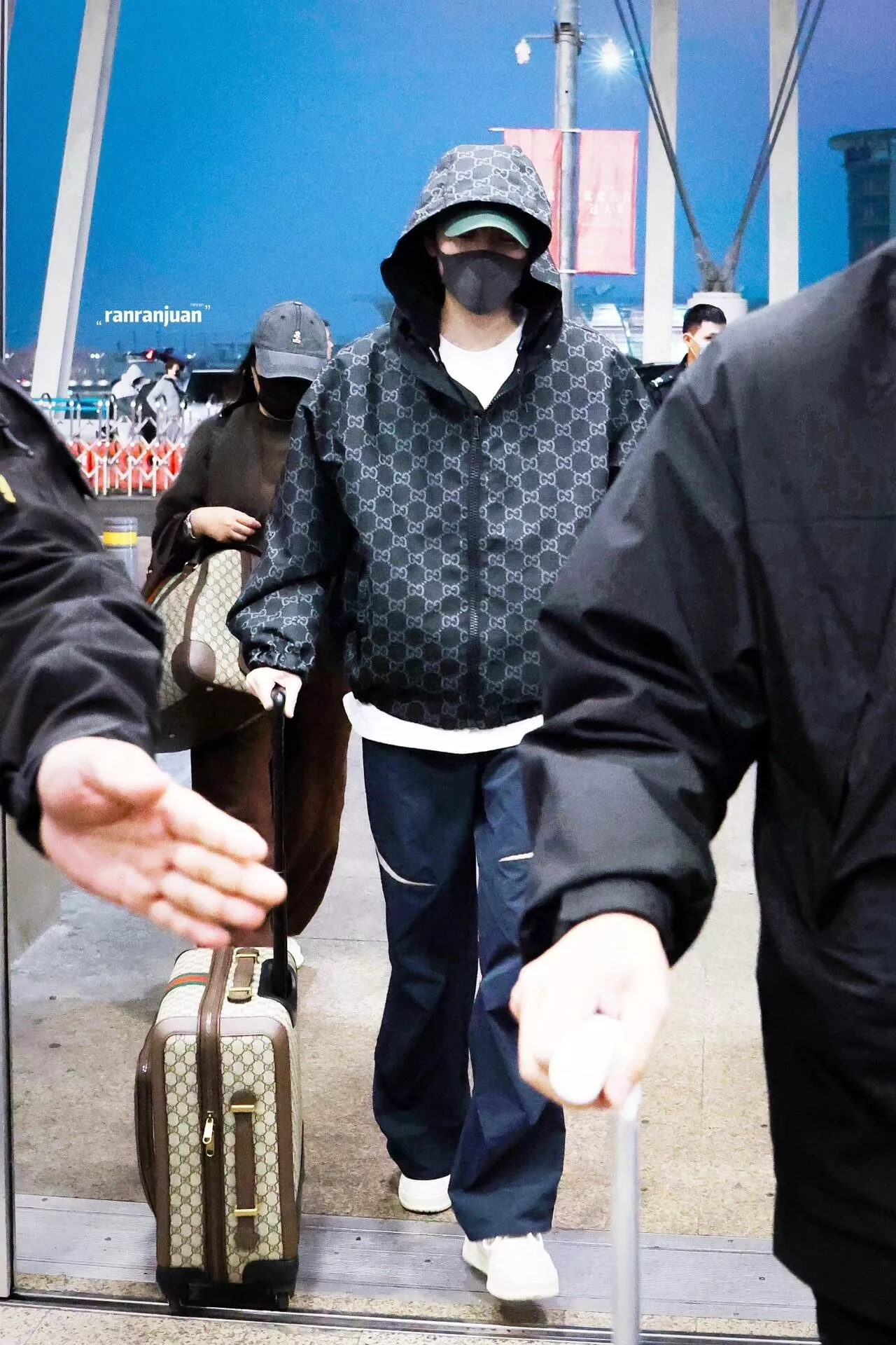 구찌 양면 자카드 후드 집업 아우터 상세 이미지 21