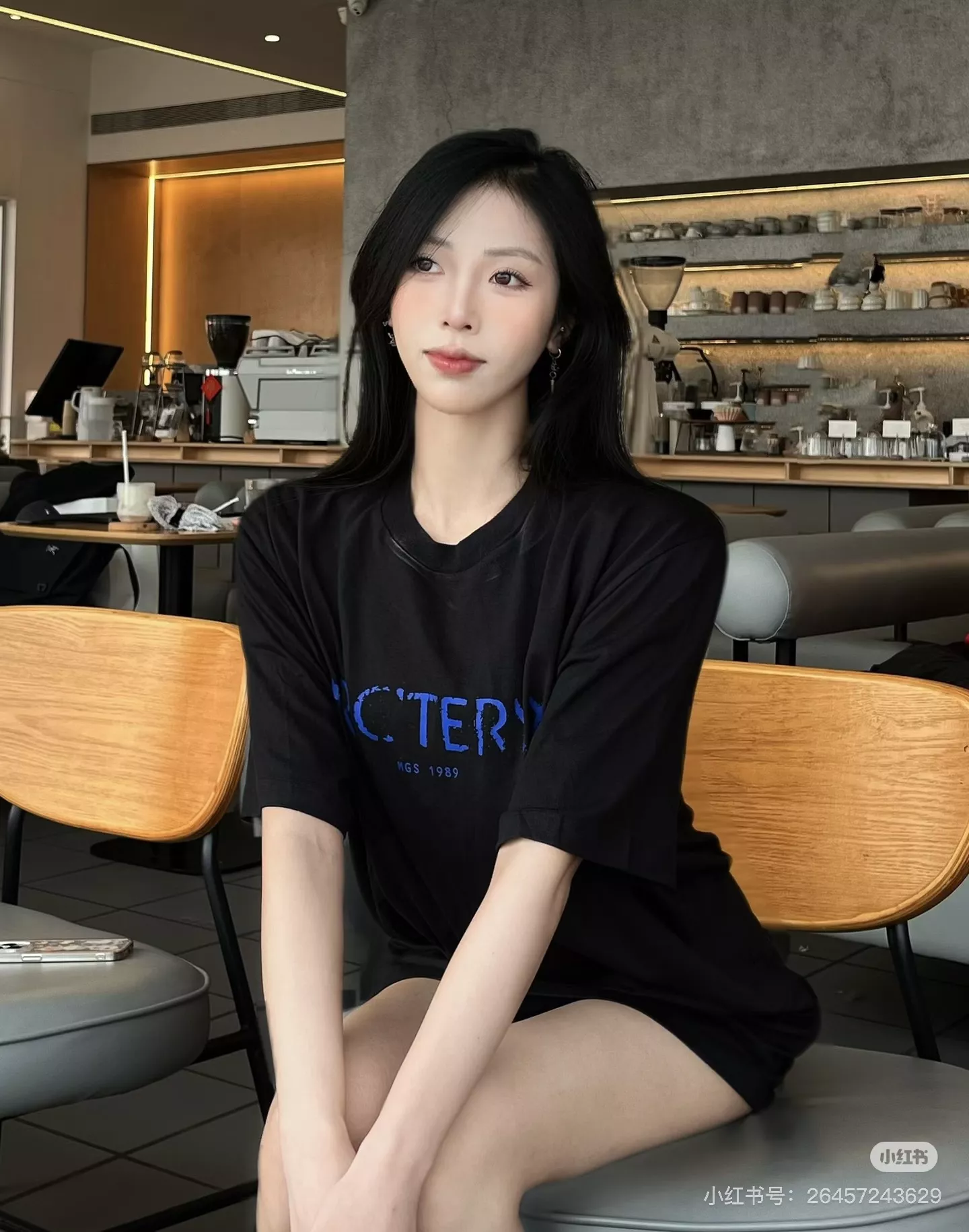 아크테릭스 로고 프린트 라운드 반팔 상의 상세 이미지 8