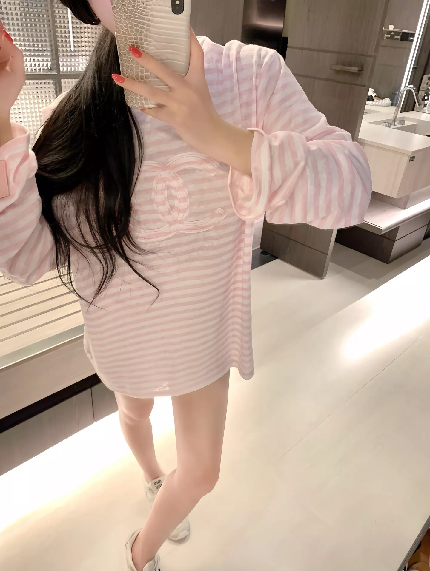 샤넬 레터 패치 자수 스트라이프 썬 커버 탑 상세 이미지 9