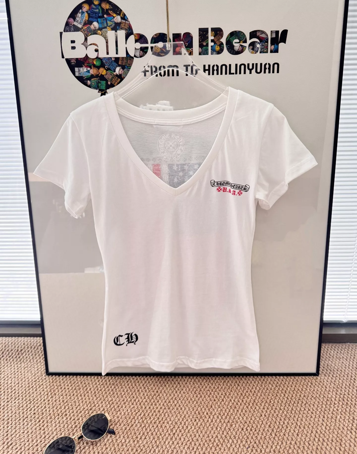 크롬하츠 빈티지 무드 브이넥 프린트 탑 상세 이미지 1
